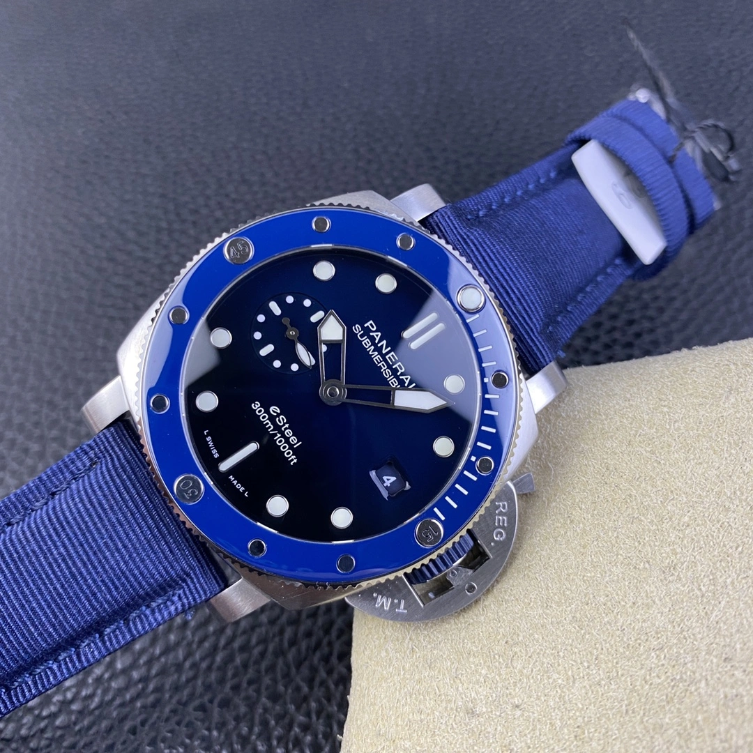 Elegant CBD Factory Panerai Submersible QuarantaQuattro 44mm Blue Gradient Dial (PAM01289) 1:1 Super Clone – DDP.900 Movement 389